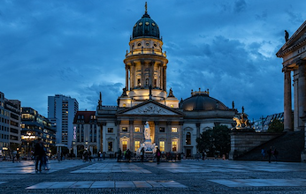 Berlin’s Tipping Protocol: A Blend of Tradition and Modernity