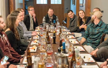 Tipping Etiquette for Group Dining: How to Split and Share Tips Fairly